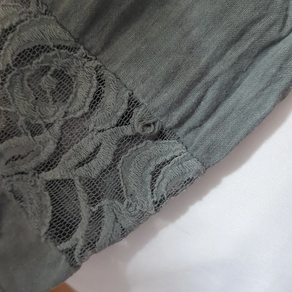 Top - Picture 4 of 6